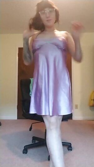 Happy Tuesday. Cum with me today on snapchat starisstarving