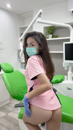 Real Tease Amateur Babe Brunette Dentist