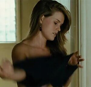 Alice Eve is insanely sexy