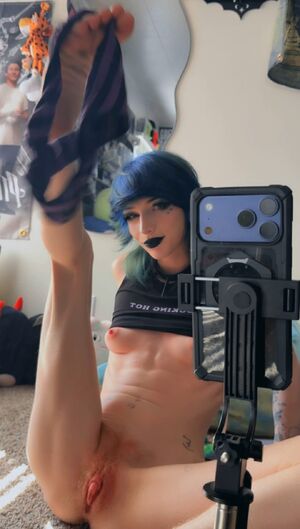 Feet & Fuck Big Clit Findom