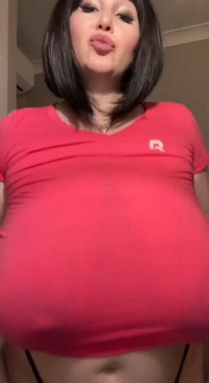 Puffies Brunette Curvy Huge Tits MILF