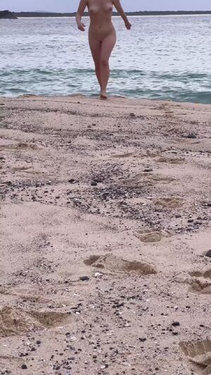 This is how I get people to come swim with me [GIF]