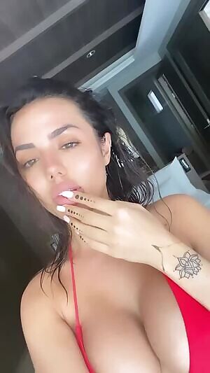 so fucking sexy and big tits! wow.