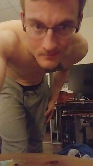 I hear you like dick prints in sweats? PM's welcome, especially from Alberta girls!