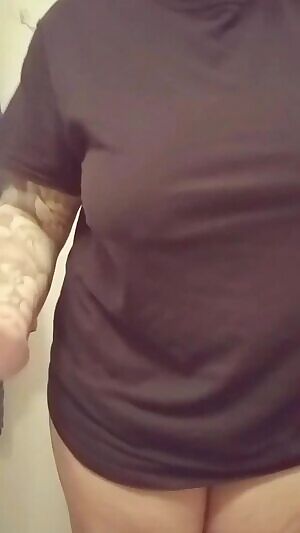 A little gloomy today. Posting to cheer myself up. 😊🖤💛🖤