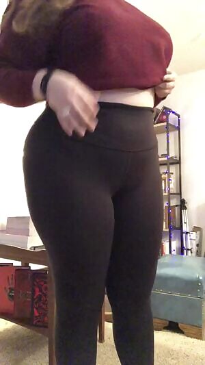 It feels like it’s been forever since i posted for some reason! enjoy my chubby body ❤️