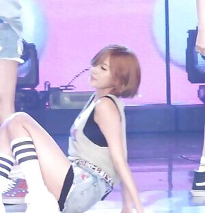 Apink's Hayoung acting like a horny housewife seducing her husband's friend