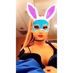 Ariana Undressing - cam girl for you