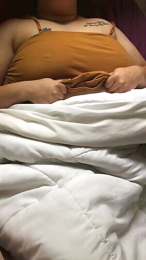 A little reveal while in bed