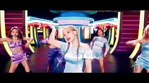 TWICE - Dahyun Dropping it Low