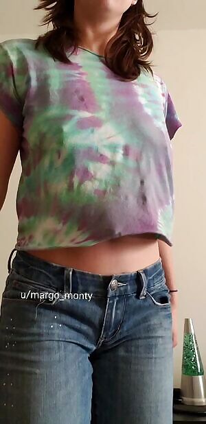 Had to do this in front of an open window to get the best lighting. I hope my neighbors didnt mind 🤭