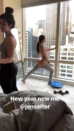 Jen Selter Bare Ass Lunge Gif