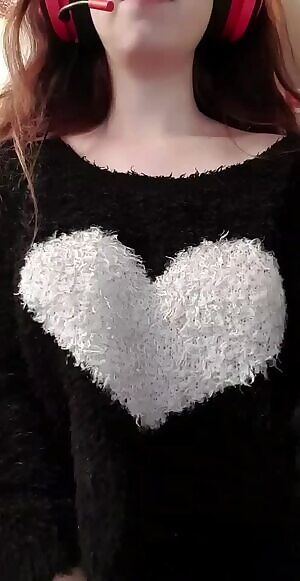 A little titty drop while gaming again