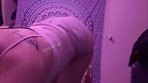 Dropping the booty on your D