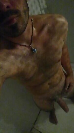 Viens dans la douche.. Should i push you against the wall to take you deep ? Or may be i should to get down my mouth first between your legs to make you very wet ?