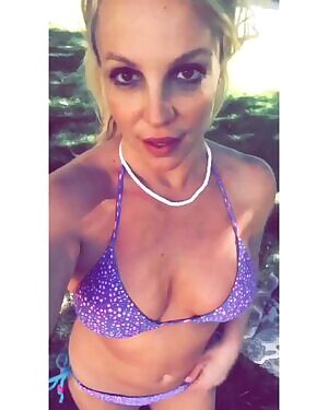 18yersxxxhot - Britney Spears - XXXDATA.NET