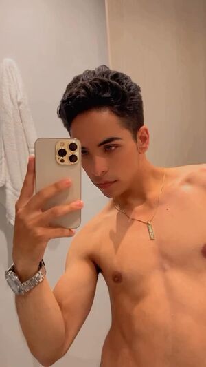 Gay Nipple Play 18 Years Old