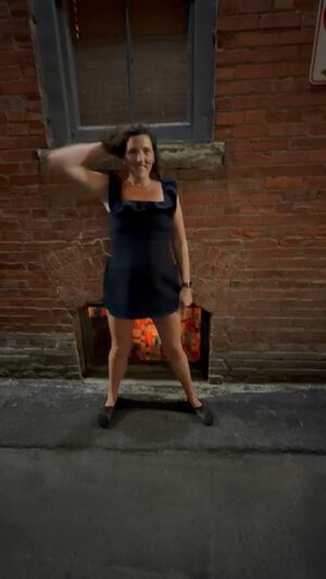 Public Urination Amateur MILF Outdoor Pee