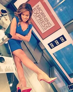 CNN HLNs Robin Meade so hot