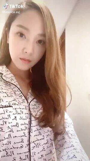 Jessica Jung - sexi dance in her pyjamas