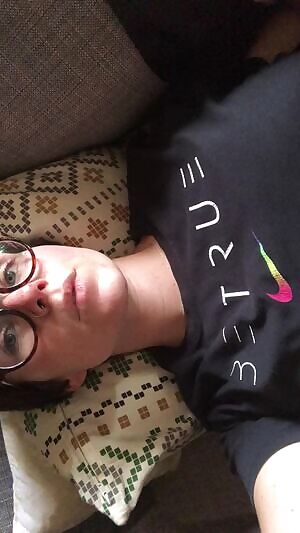 I'm flashing you because i want you to uck me.