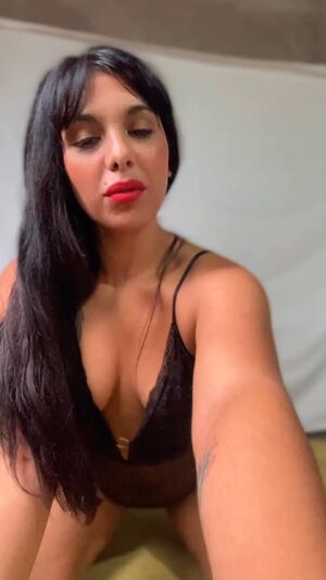 Crossed Legs Amateur Big Ass Boobs