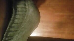 Gray sweatpants + gym = hard cock