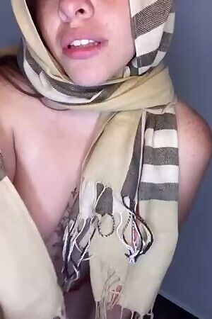 🌃 Quarantine would be much better if you let me have you drained for the rest of the Night 🤭 taking Live ~~ 🥂