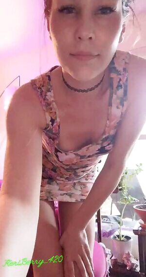 Petite 38 yo MILF in flower dress
