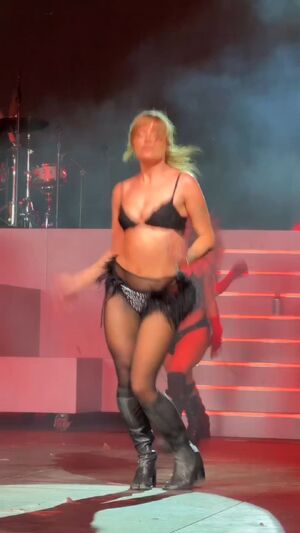Short Shorts Ass Blonde Brazilian Dance