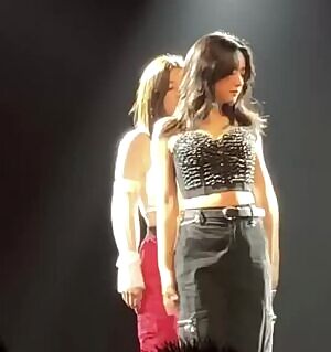 Apink - Chorong Fondling Bomi