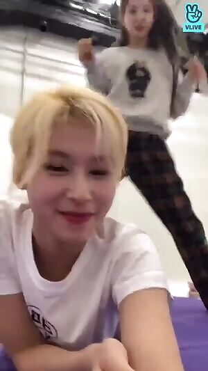 Twice - Nayeon riding Sana!