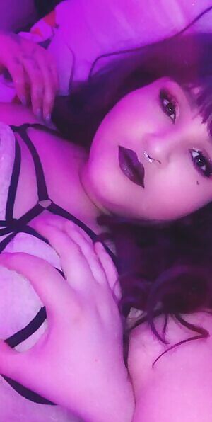 I love it when you play with my tits