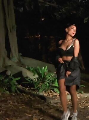 Ariana Grande is a little cocktease