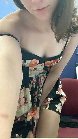 Love the eeling of tights and no panties