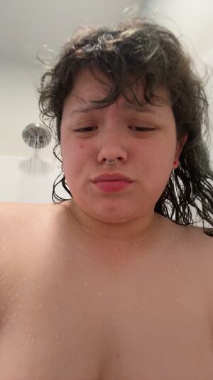 Girls Peeing/Pissing💦 Golden Shower Kinky Pee