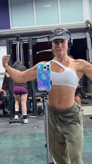 Muscle Mommies Muscles Muscular Girl