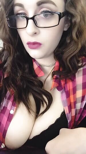 Come and play while I am in my fishnets. Naughty or nice? You'll decide! /// info in comments.