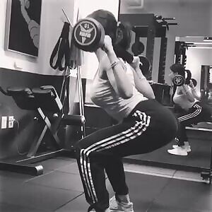 Seungyeon - Work it girl!