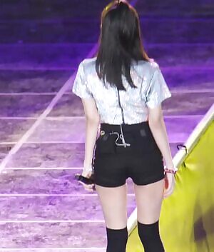 BlackPink - Jisoo: Forever Young