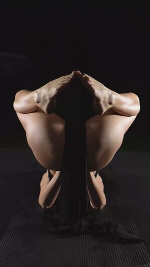 Leg Wrap Amateur Ass Big Tits