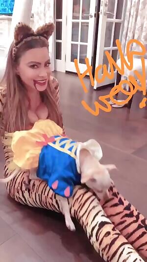 Sofia Vergara made no nut November impossible with her Halloween costume