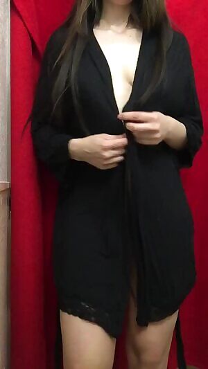 NOW ACCEPTING PAYPAL! Cum & play with me while I make your wildest dreams come true 😘Kik, Private Snap, Custom Videos/photos, GFE, & More! Fetish friendly & open to ideas 💖