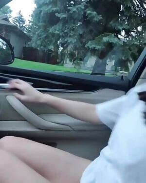 It's a bit late, but I hope you like this topless Kiki Challenge