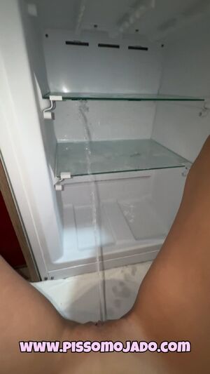 Girls Peeing/Pissing💦 Omorashi POV Pee Peeing