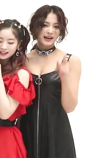 Twice - Tzuyu & Momo