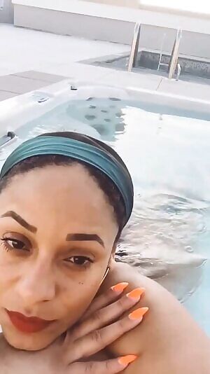 When you have ya own flotation device 🌊👅