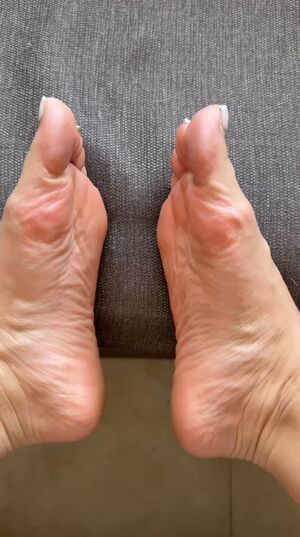 Femdom Feet Fetish Foot Legs Public