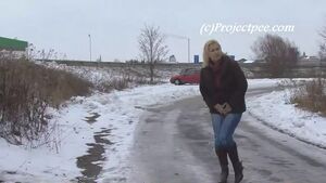 Cold & Snow Pee Peeing Piss