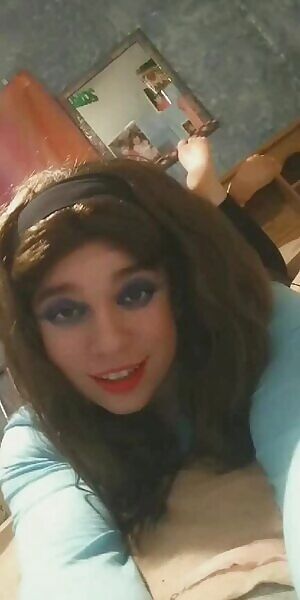 Wanna cuddle till my eyes cross and toes curl? ♥️